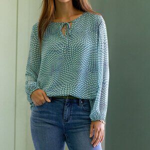 NWT Liverpool Long Sleeve Tie Front Top With Shirred Back In Ocean Blue Dot